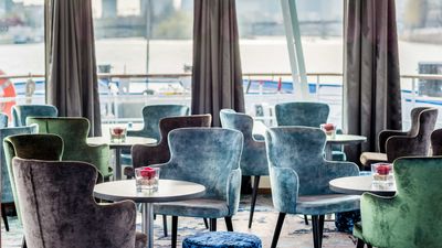 Im Bug des Salons auf der MS Seine Comtesse