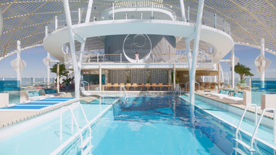 25-Meter-Pool auf der Mein Schiff Relax